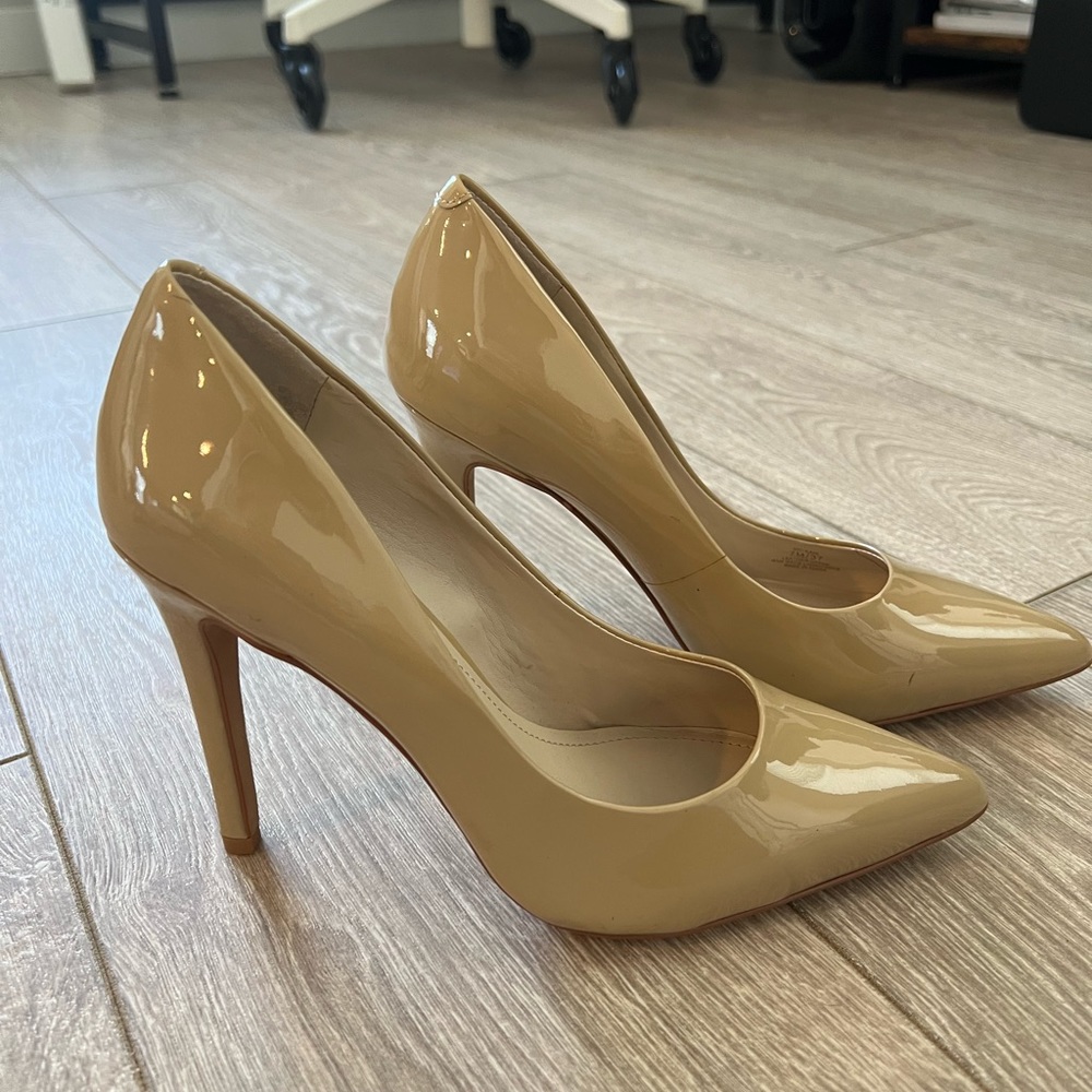 New Vince Camuto heels for sale. Can’t walk and fit after baby
